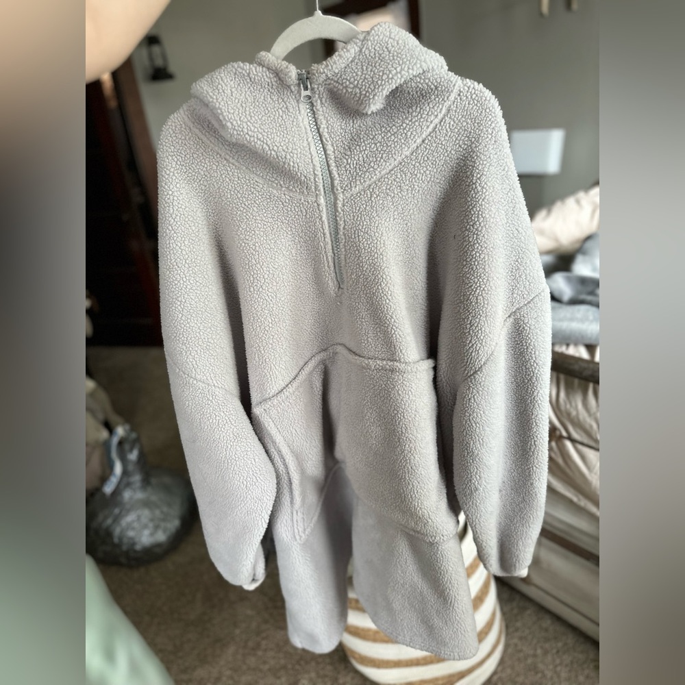 HOODIE BLANKET